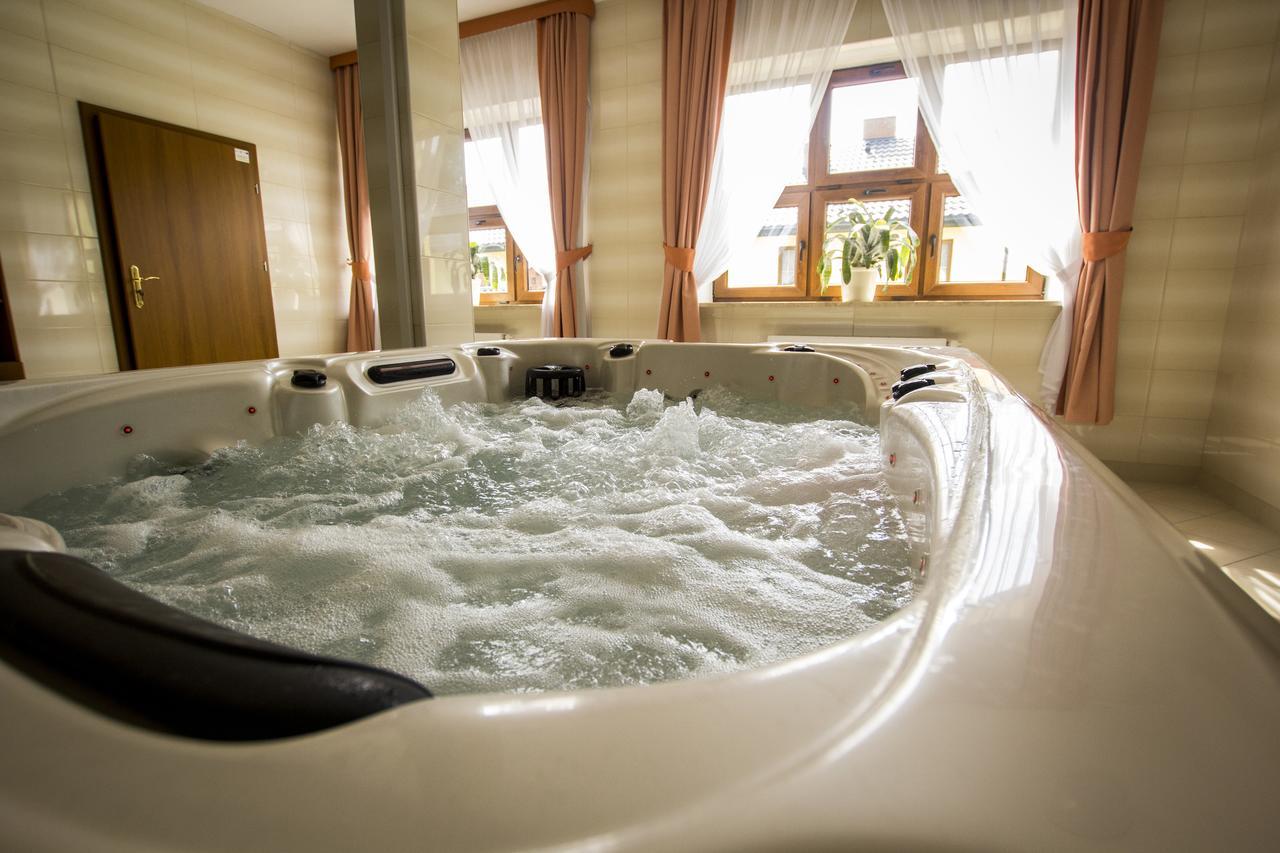 Hotel Chancza Spa & Restauracja Rakow  外观 照片